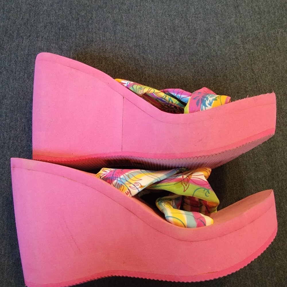 2 Lips Too Wedge Vintage Sandal - Picture 2 of 6
